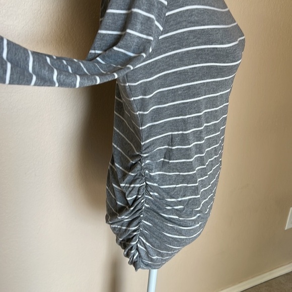 Jessica Simpson maternity striped top - Picture 2 of 6